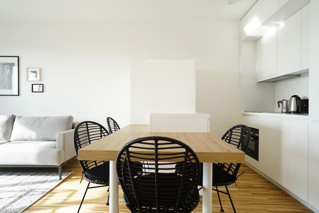 Apartment With Terrace Near Metro Station And Spa Vienna Exterior photo